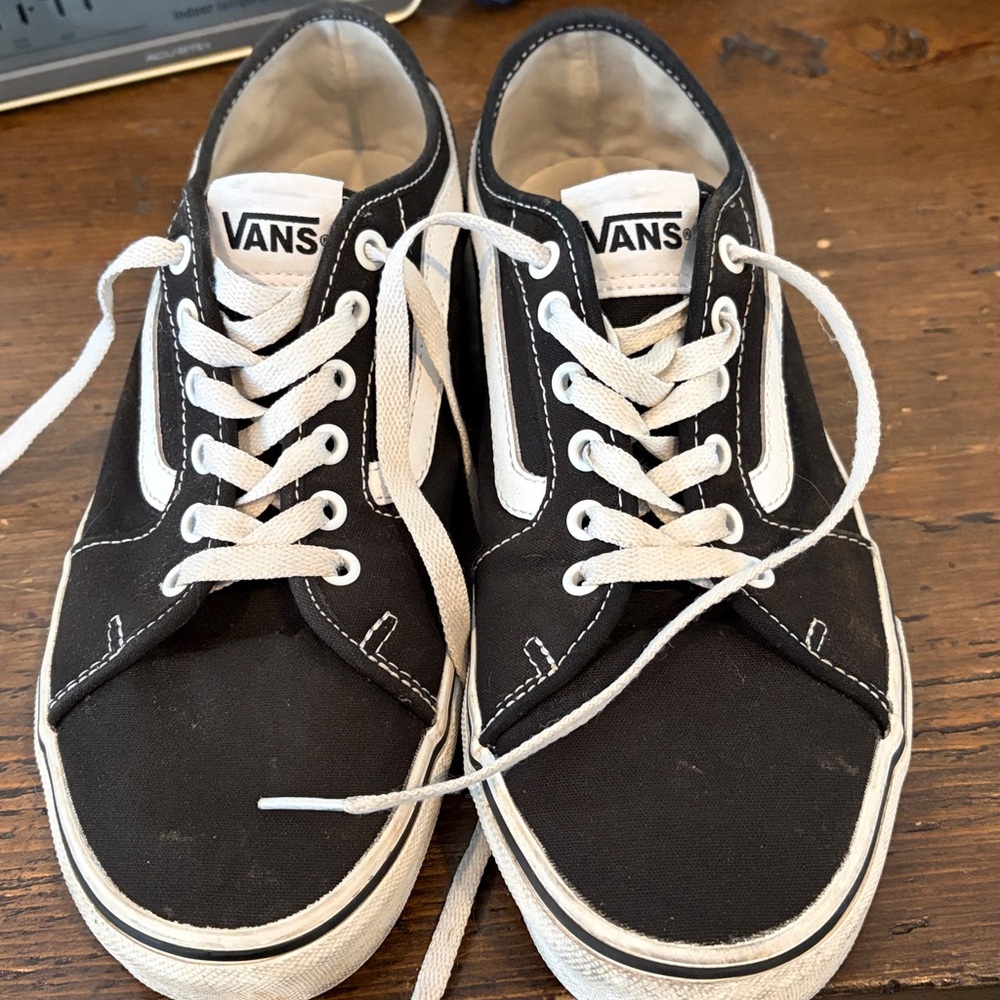 Men Shoes By Vans Off The Wall Size: 10